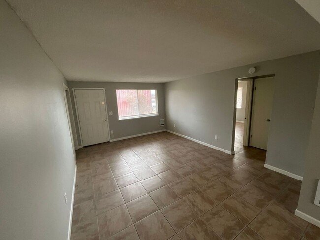 Foto del edificio - 2 Bedroom Duplex in Prineville