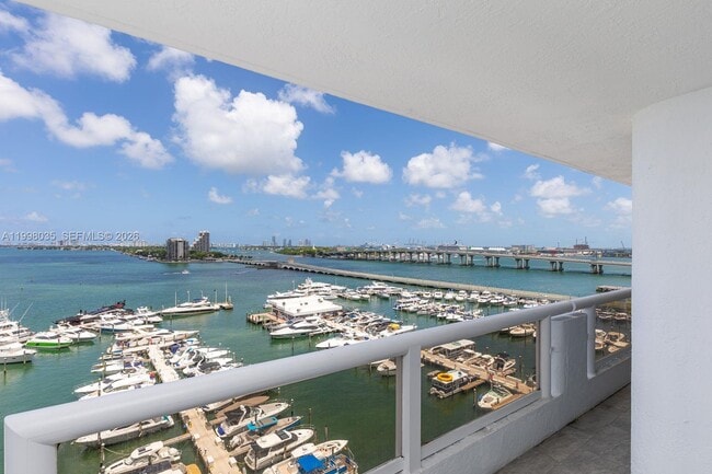 Building Photo - 1717 N Bayshore Dr