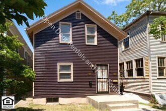 Building Photo - 920 W Jefferson Blvd