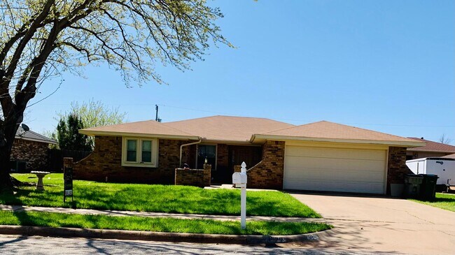 Building Photo - 4929 Reginald Dr