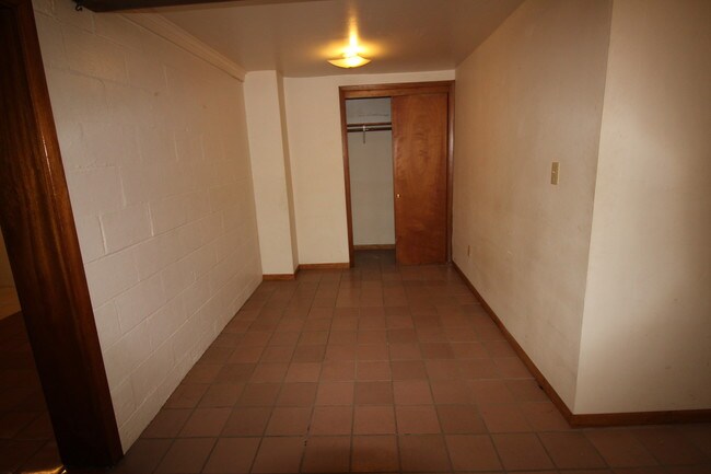 Den - 316 1st St NW
