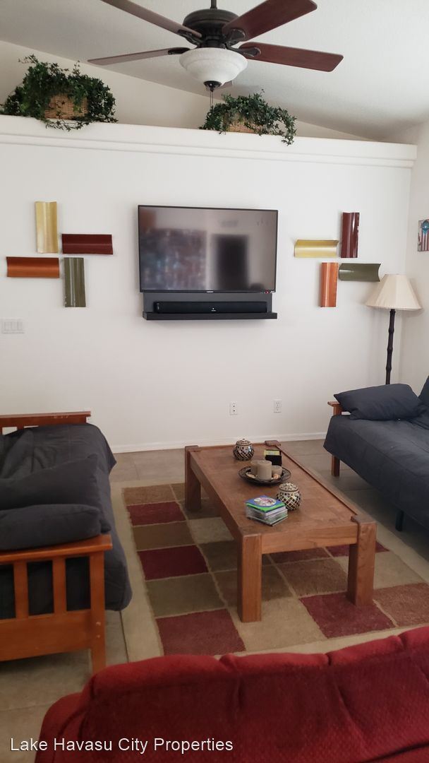 Foto del edificio - 3 br, 2 bath House - 2278 Holly Ave