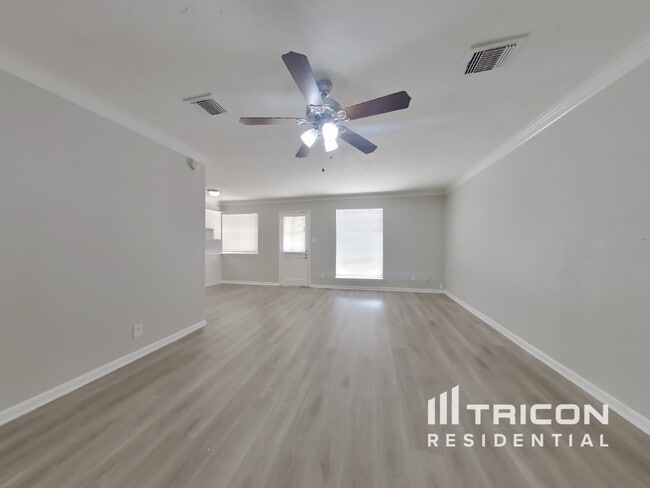 Foto del edificio - 24122 Spring Mill Ln