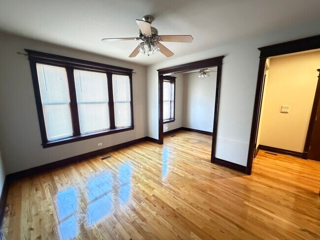 Foto del edificio - 2113 W North Ave