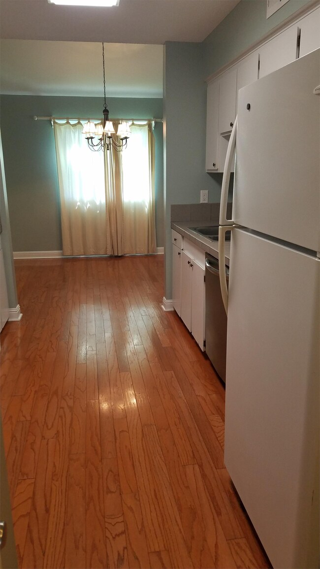 Foto del edificio - 1160 Village Creek Ln