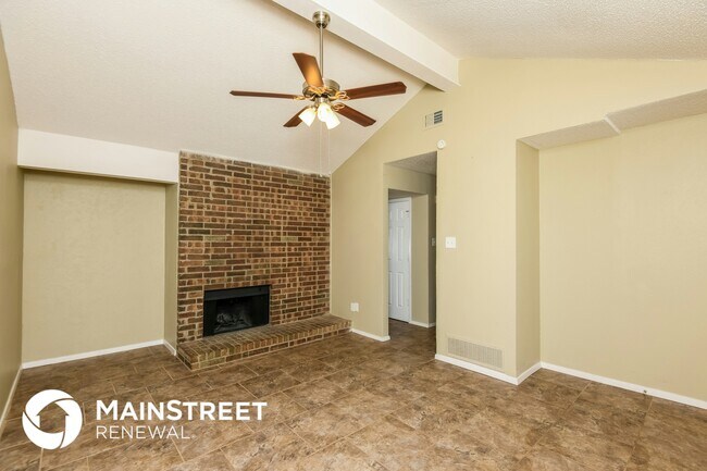 Foto del edificio - 6407 Woods Edge Dr
