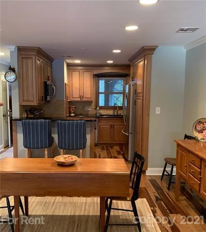 Foto del edificio - 7340 Lakefront Dr