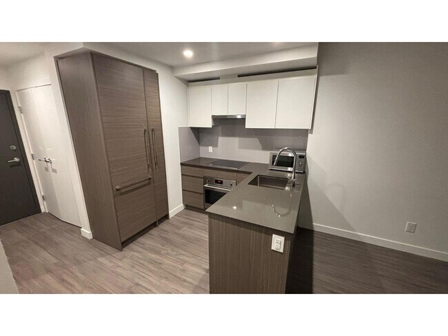 Building Photo - 13615 Fraser Hwy