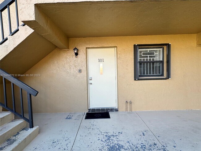 Foto del edificio - 2580 W 67th Pl