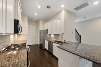 Building Photo - 708 Ivory Manor Dr