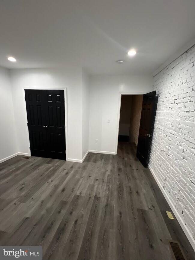 Building Photo - 2207 Penrose Ave