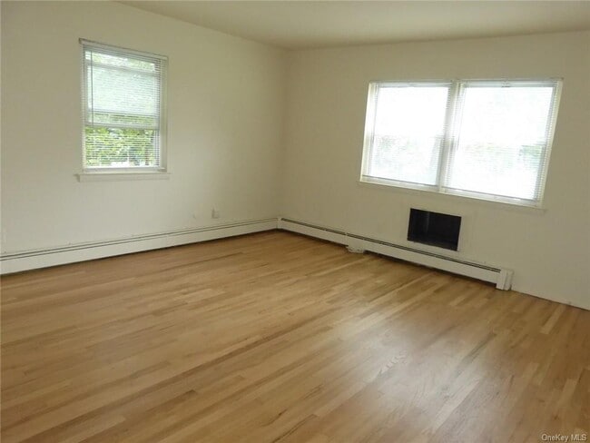 Building Photo - 6 Duryea Pl