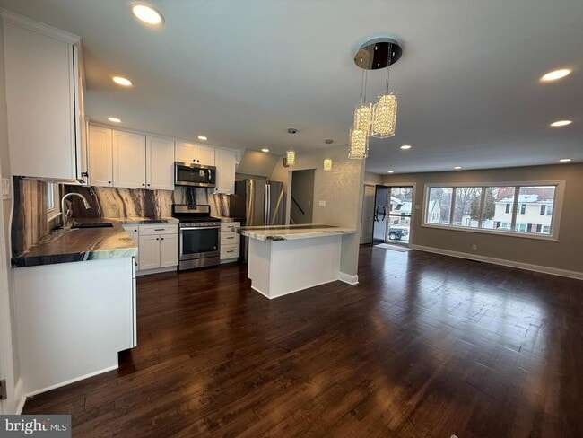 Building Photo - 41 Dorset Dr