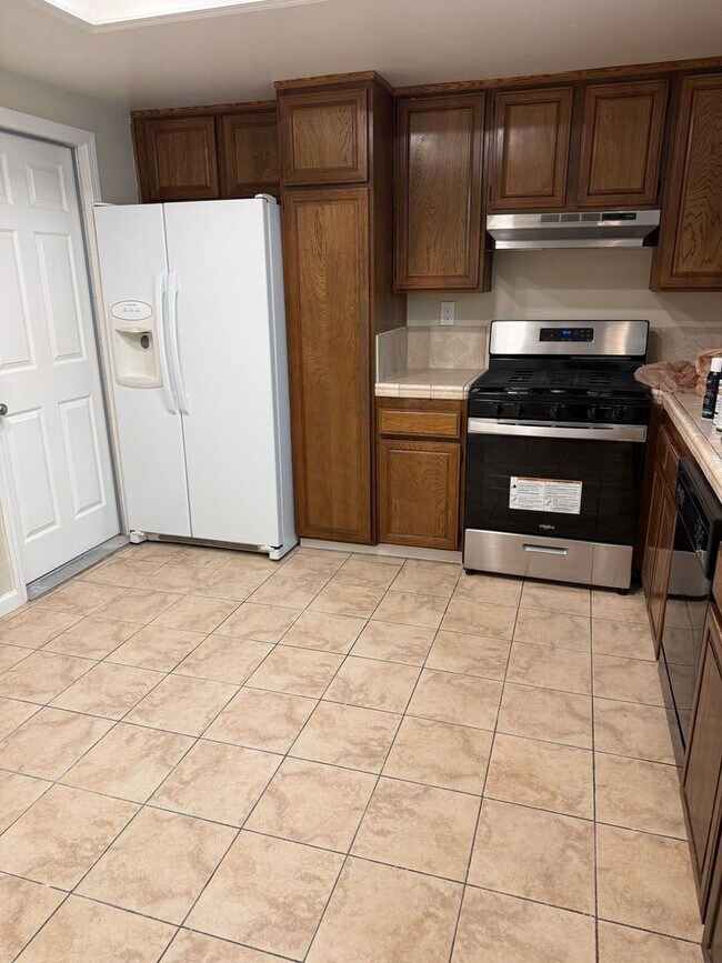 Foto del edificio - 1266 Hartford Cir