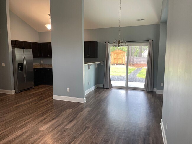 Foto del edificio - 3 Bedroom 2 Bath House in Boiling Springs