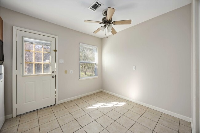 Foto del edificio - 6713 Barney Rd