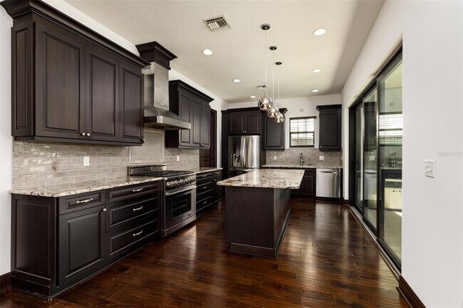 Foto del edificio - 3122 W Oakellar Ave
