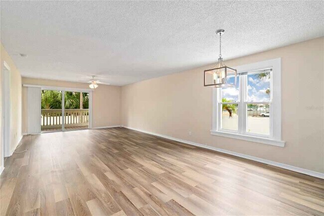 living room - 10399 Paradise Blvd