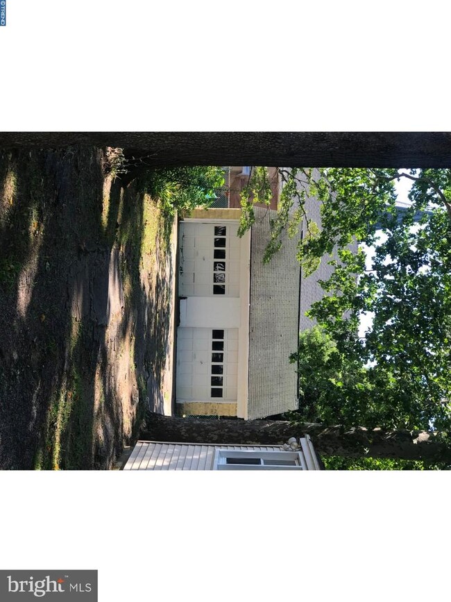 Foto del edificio - 329 Vine St