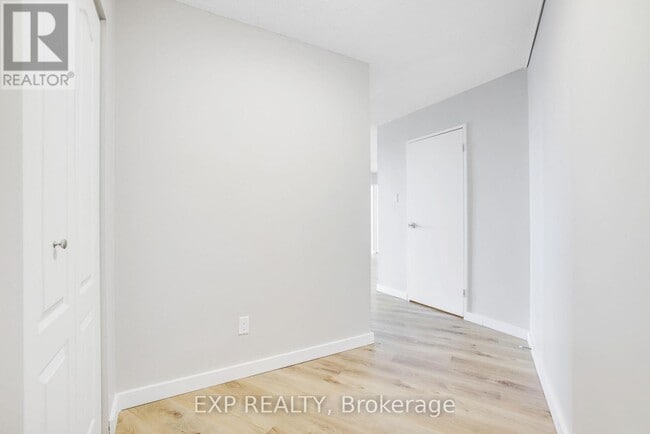 Building Photo - 1380 Prince of Wales Dr