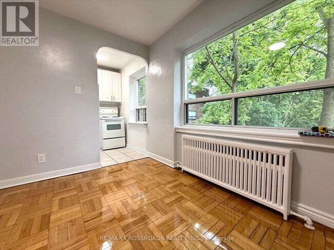 Photo du bâtiment - 2770-2770 Yonge St