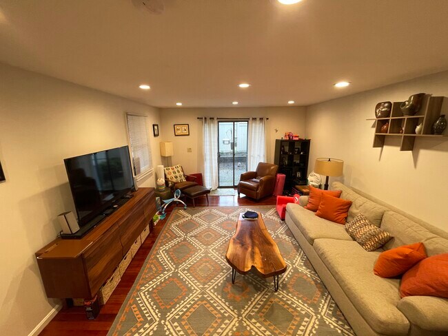 Building Photo - 119 Beaconsfield Rd