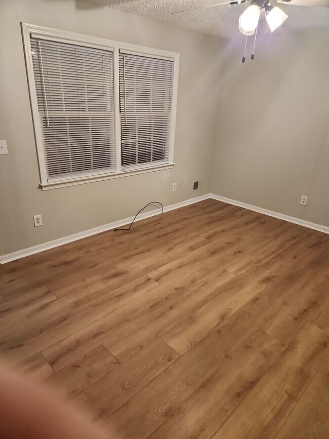 Foto del edificio - 3 Bedroom 2 bath house in Lexington