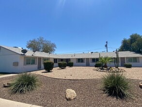 Building Photo - 5927 W Rose Ln