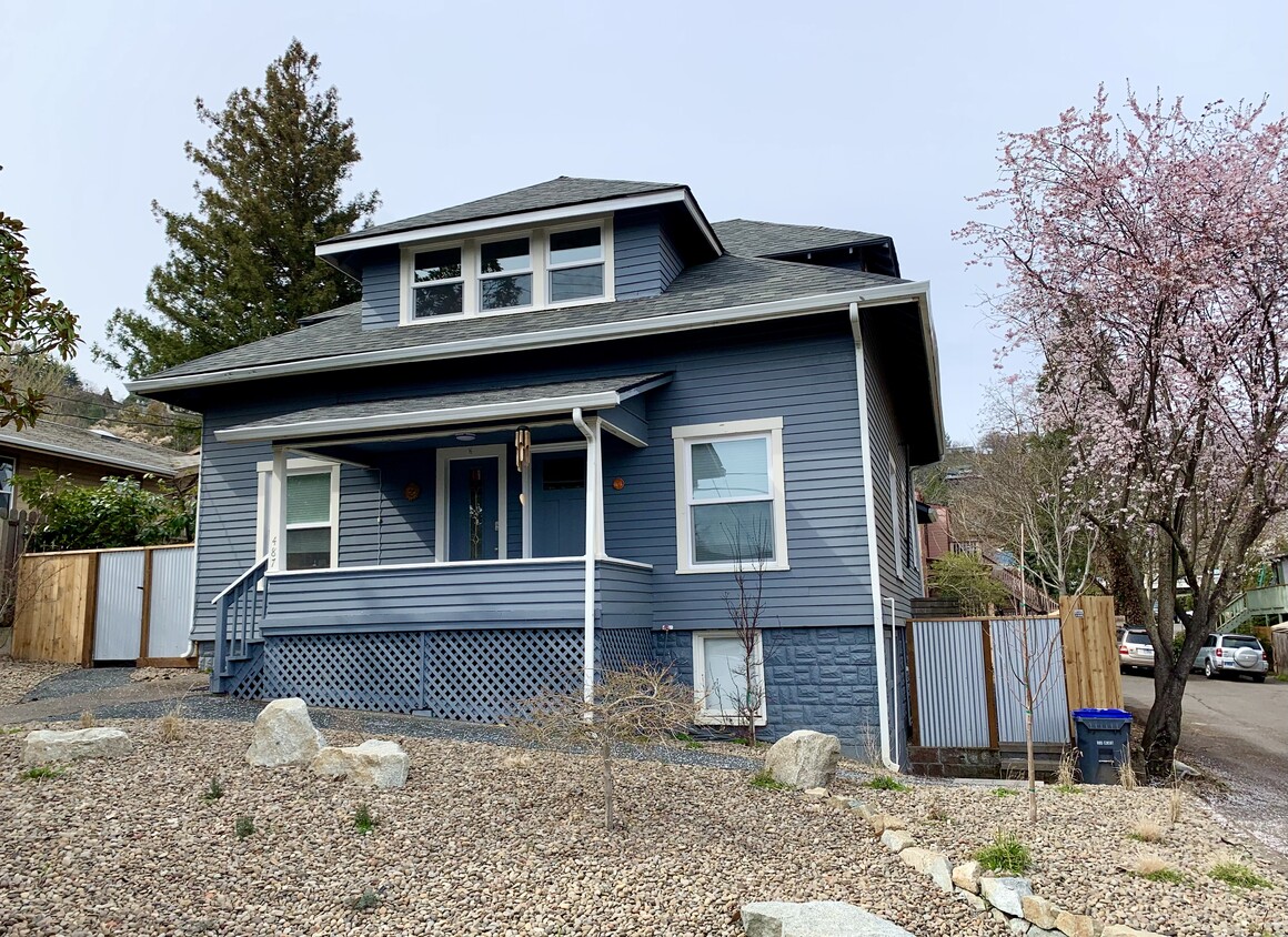 Foto principal - 487 Scenic Dr