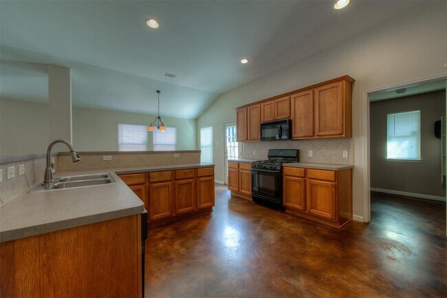 Foto del edificio - 290 Middle Creek Dr