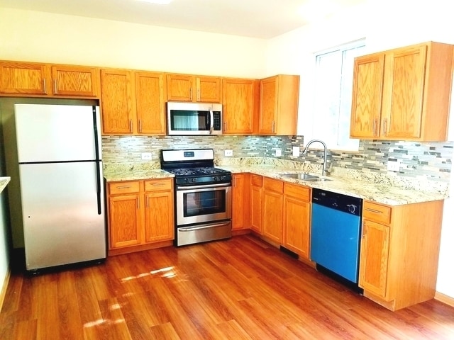Building Photo - 255 Evergreen Cir