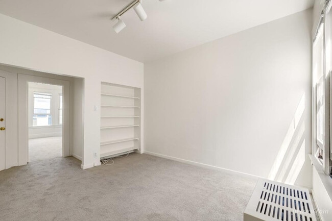 Building Photo - 653 Minna St