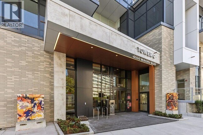 Photo du bâtiment - 6500-6500 Minoru Blvd