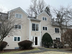 Building Photo - 44 Salem Pl