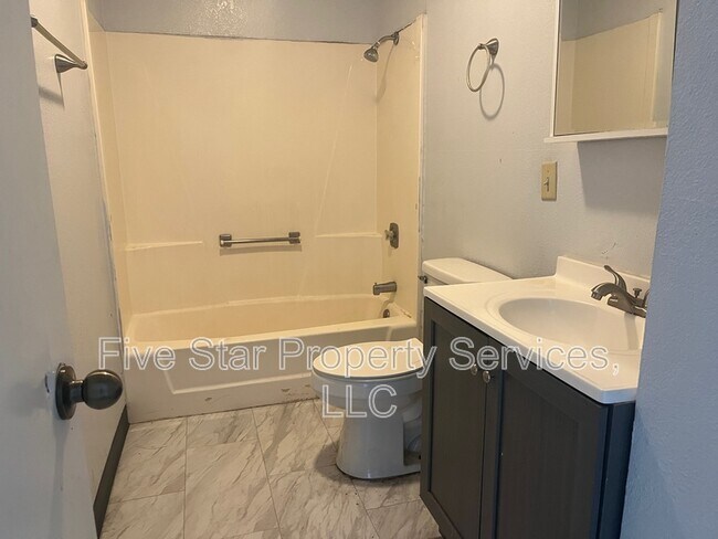 Foto del edificio - 619 S Walnut St