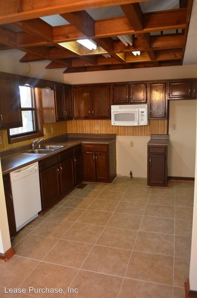 Building Photo - 6137 Pine Dale Ln