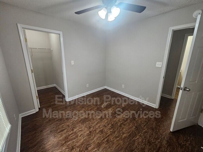 Building Photo - 1393 N Hampton Dr