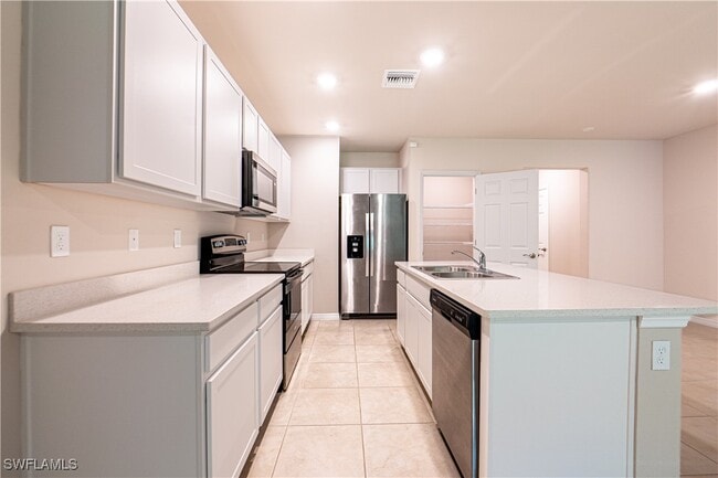 Building Photo - 15421 Wildflower Cir