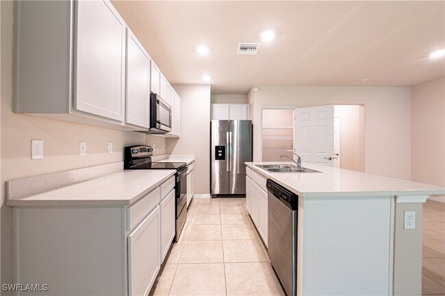 Foto del edificio - 15421 Wildflower Cir