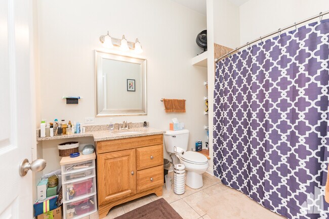 Building Photo - 1 bed condo in west town