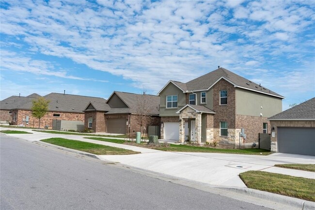 Building Photo - 913 Legends Ln