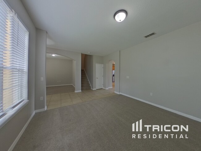 Building Photo - 3200 Grasmere View Pkwy N