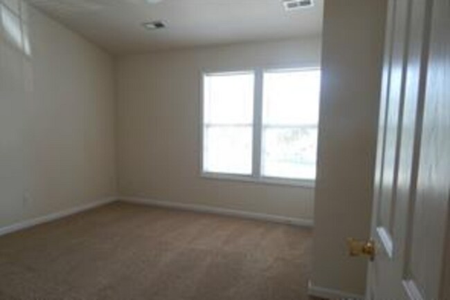 Building Photo - 4413 Eaves Ln