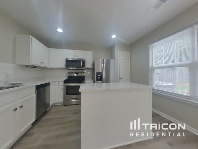 Foto del edificio - 134 Oak Grove Pl
