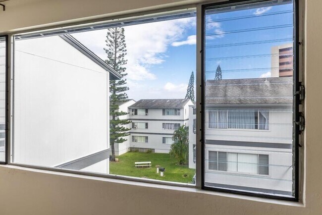 Building Photo - 46-267-267 Kahuhipa St