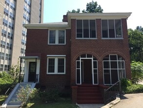 Building Photo - 520-520 Harden St