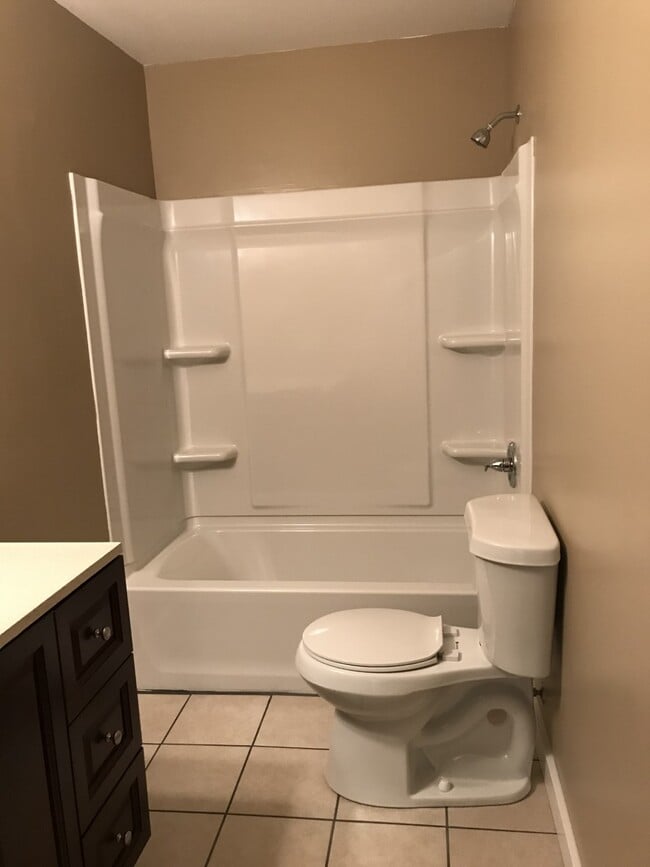 Bathroom 1 - 621 Bluemont Ave