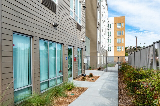 Foto del edificio - Naranja Apartments