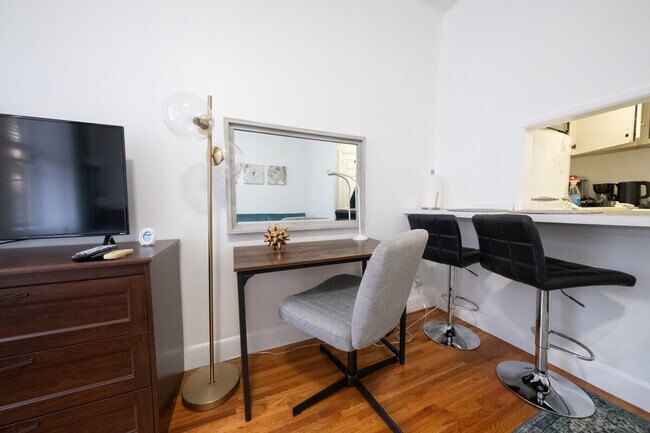 Foto del edificio - 328 E 74th St