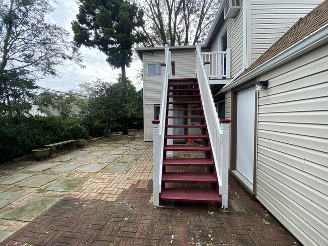Building Photo - 15 Disc Ln